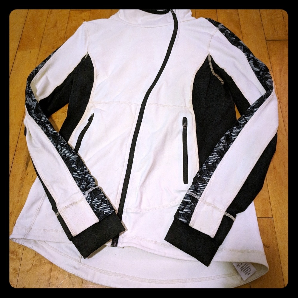 Asymmetrical zipped jacket